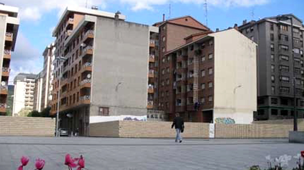 galdakao_iturrondo_plaza_02_2011