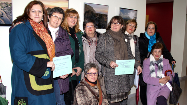 basauri_rastrillo_solidario_ate_zabalik_manuela_eguiguren_cheque_2012