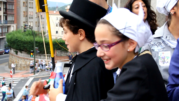 basauri_san_fausto_2012_txupinazo_alkate_txikiak