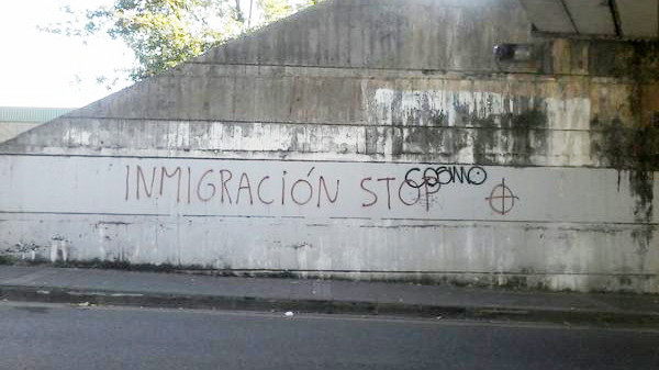 etxebarri_pintada_2014_inmigracion_stop