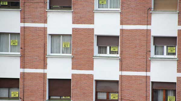 basauri pozokoetxe 2016 protesta carteles plan
