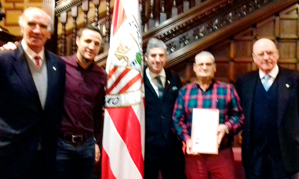 Jose Luis Saez Kiriki Basauri Iribar Gurpegi Urrutia medalla socio